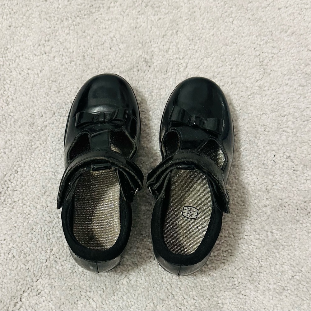 Black Patent Clark Shoe - Picture 7 of 9